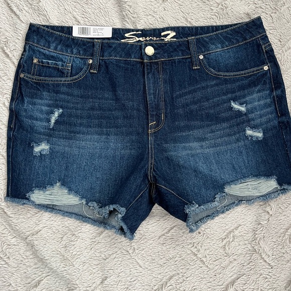 NWT Seven 7 Weekend Short Size 16 - Picture 1 of 5
